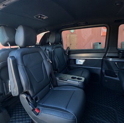 Intérieur cuir du Mercedes Classe V en configuration salon